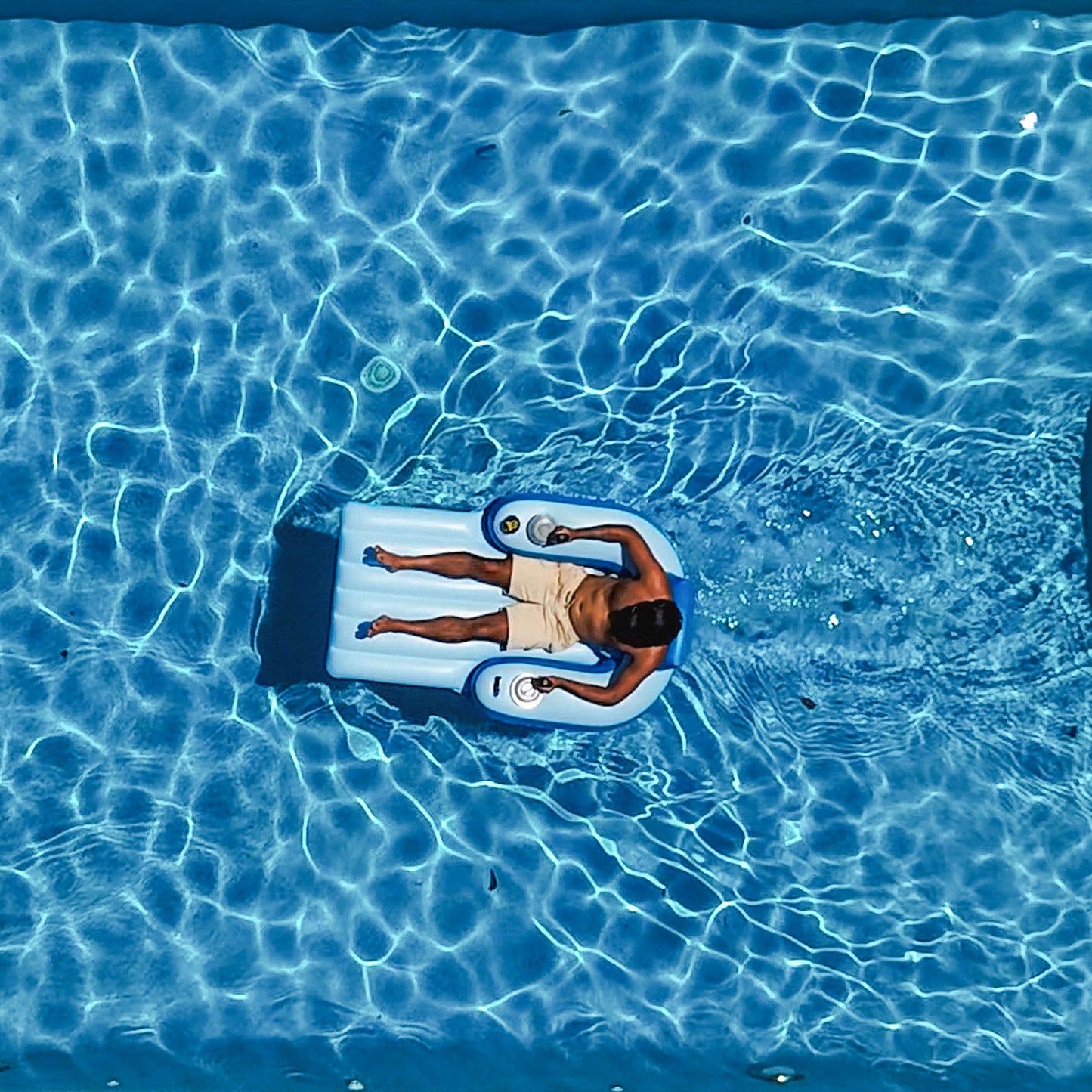 Splash Runner Pro 2.0 12V Motorized Luxury Pool Lounger