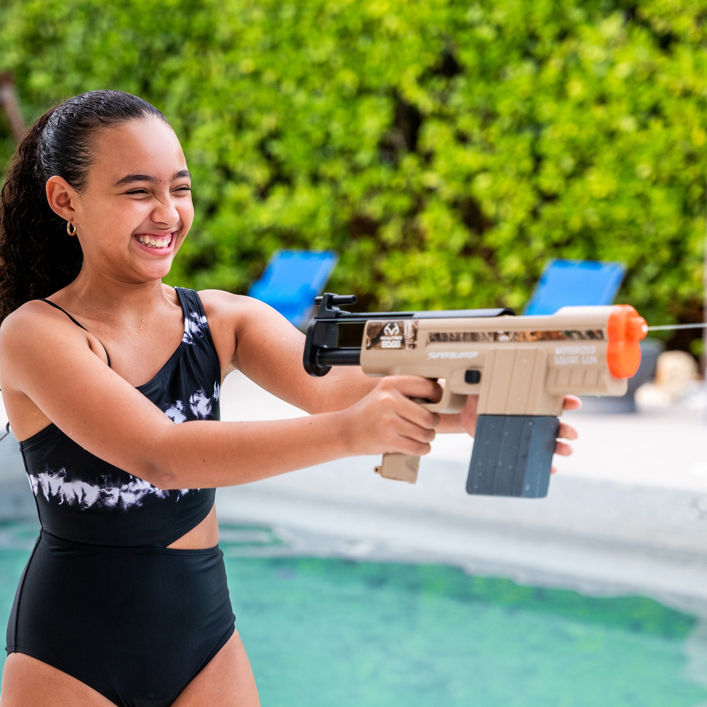 Realtree Edge SuperBlaster; Motorized Water Gun