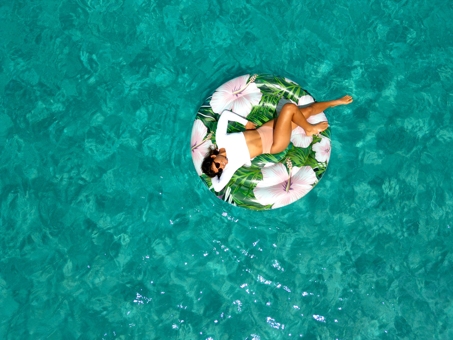 Giant Island 60" - Tropical Hibiscus Flowers